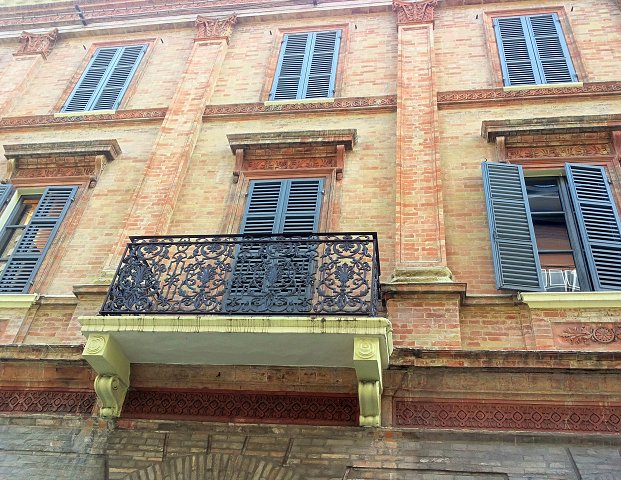 img00019.jpg