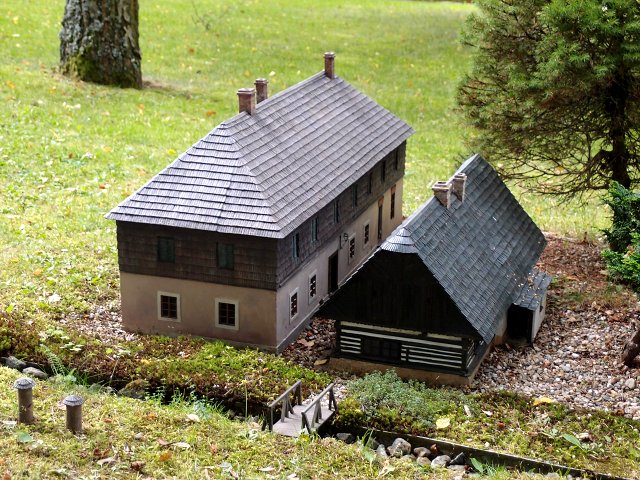 img00011.jpg